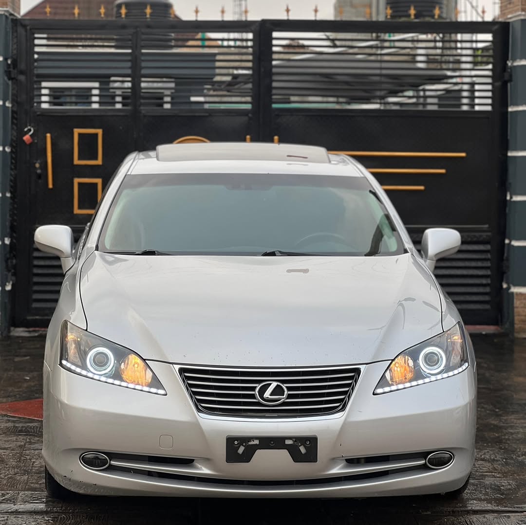 Immaculate 2008 Lexus ES350: Rare & Loaded