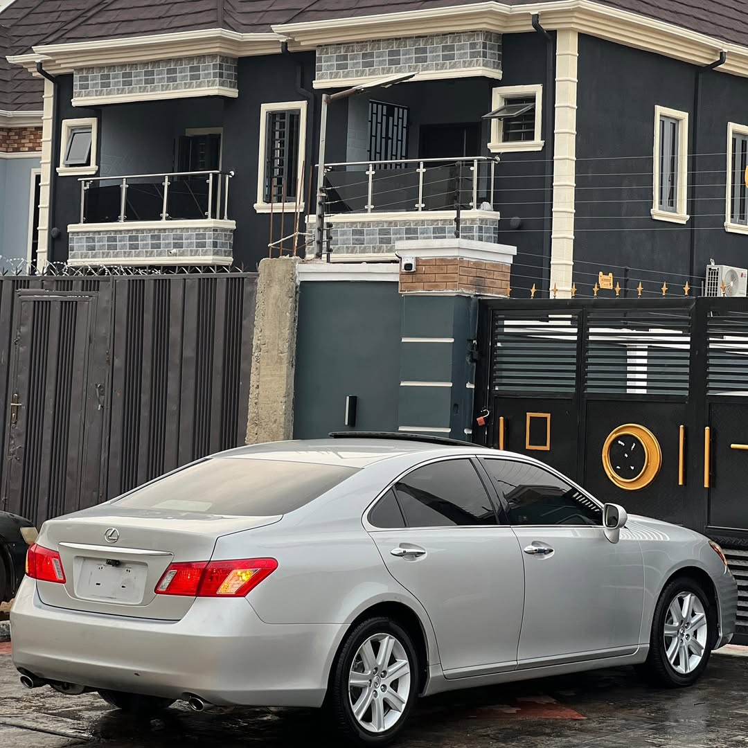 Immaculate 2008 Lexus ES350: Rare & Loaded