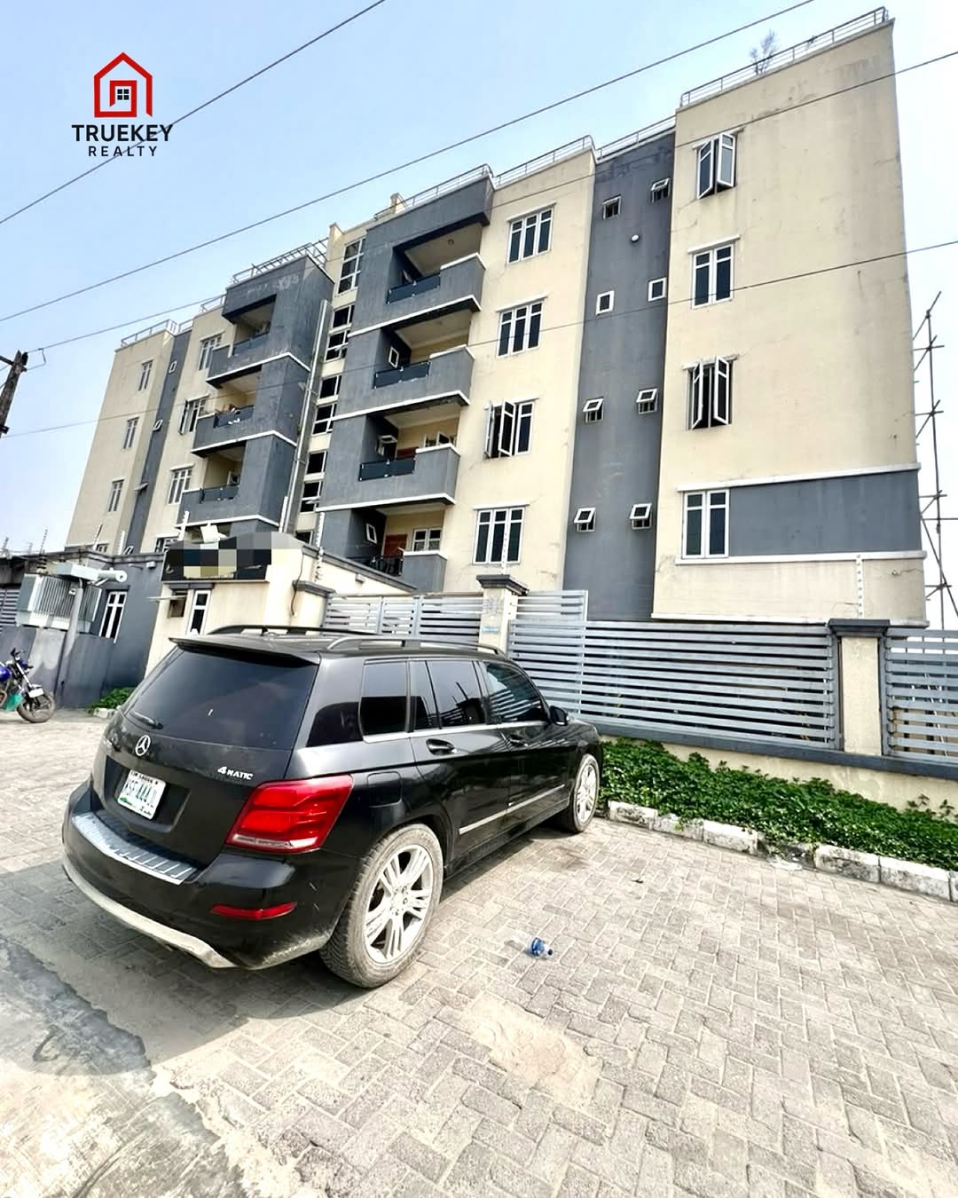 Lekki’s Premier 3-Bed Haven: Rooftop, Gym & 24/7 Power