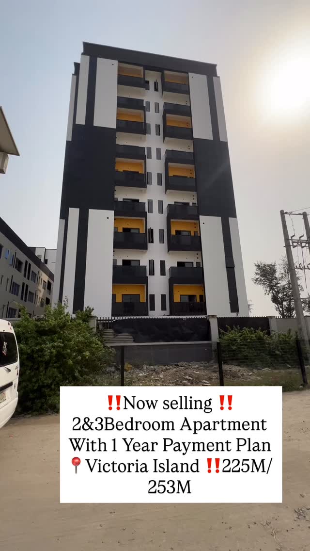 Luxury Living Awaits: 2 & 3 Bed Apartments with Pool & Gym