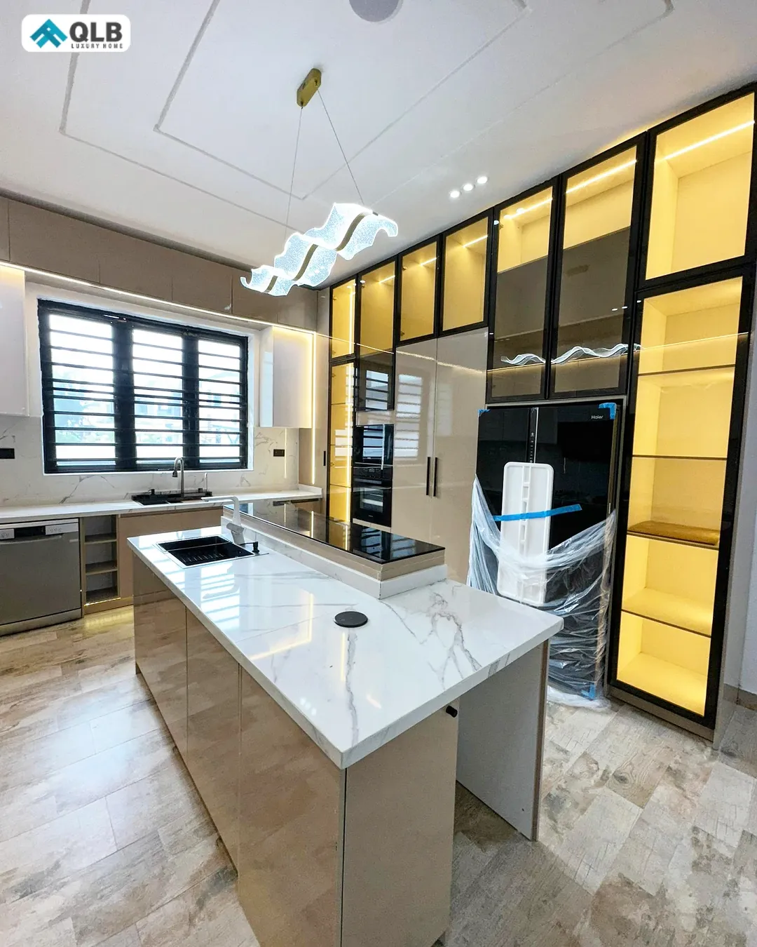 Smart 5-Bedroom Estate Gem with Cinema & Pool