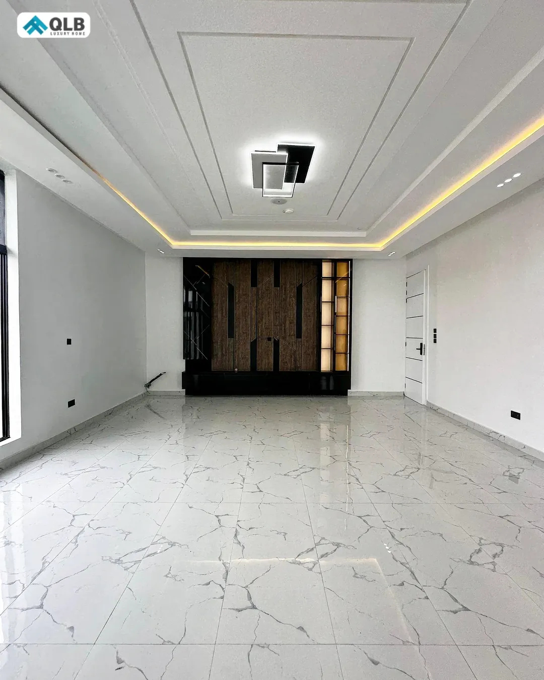 Smart 5-Bedroom Estate Gem with Cinema & Pool