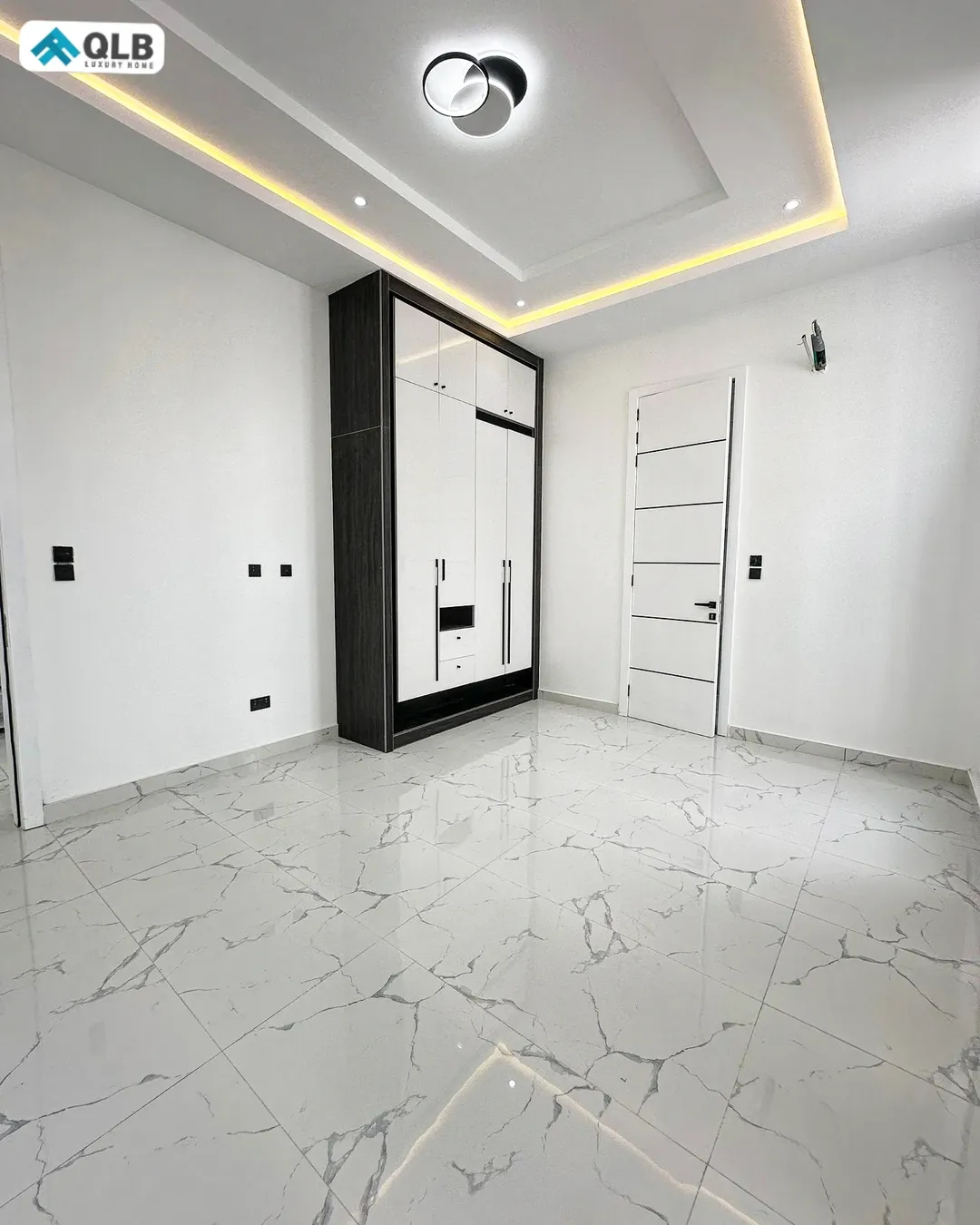 Smart 5-Bedroom Estate Gem with Cinema & Pool