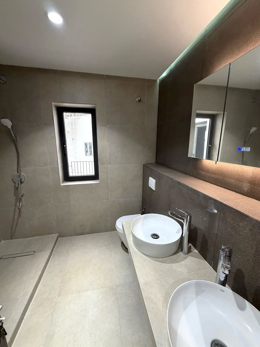 Stunning 5-Bed Duplex with BQ in Prime Abuja