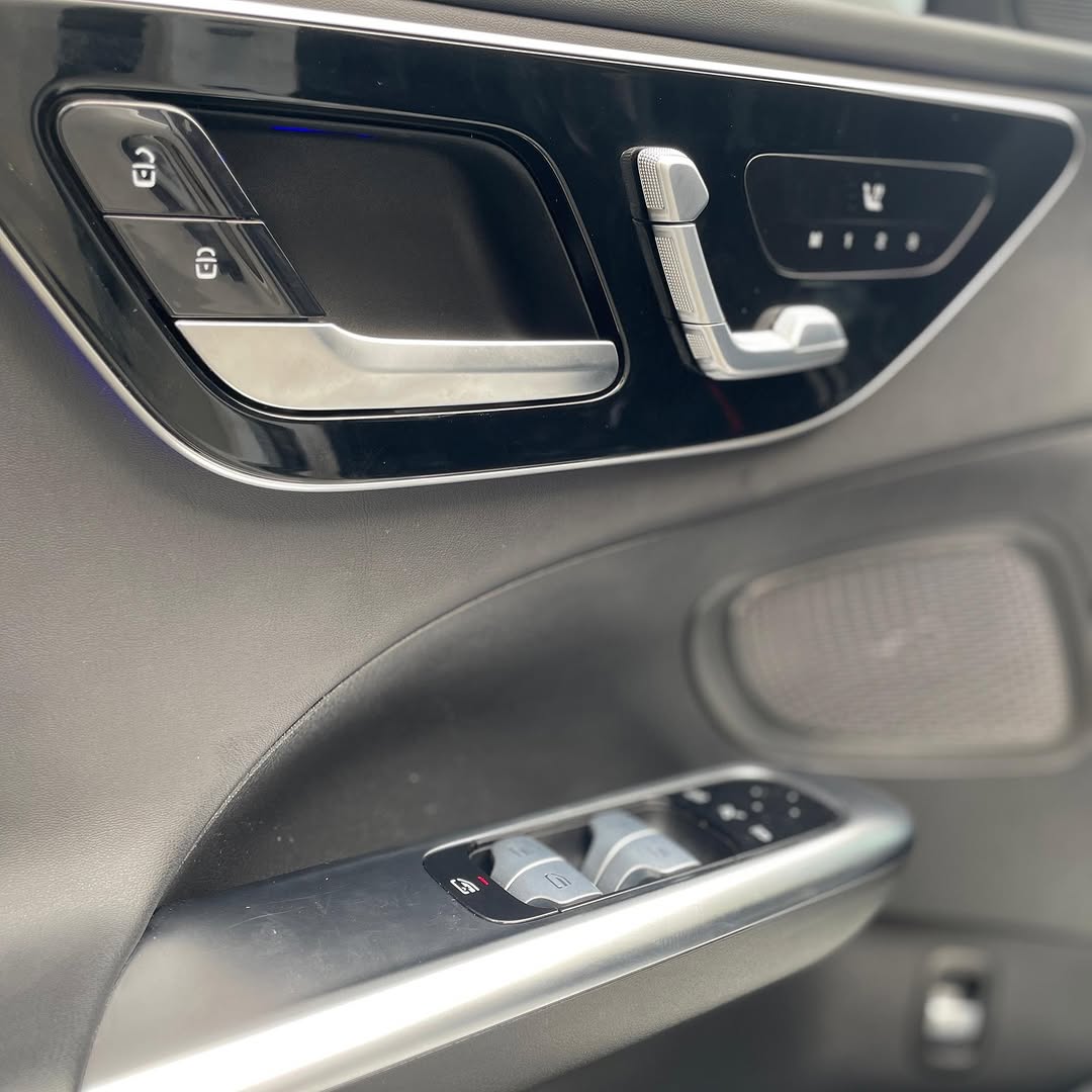 Unleash AMG Power: 2023 C43 AWD Luxury