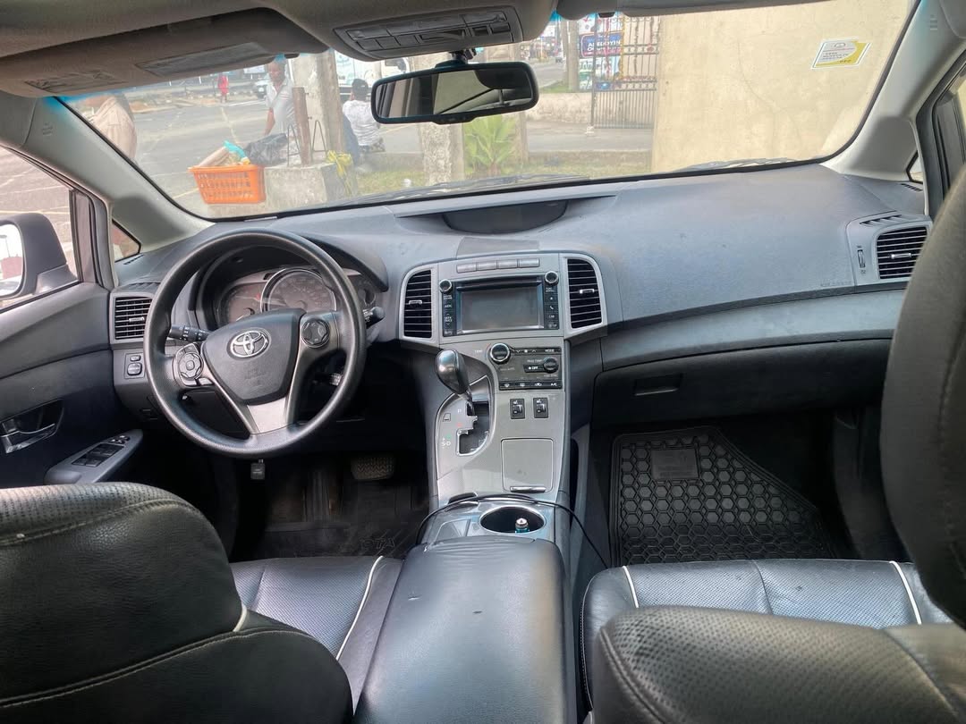 2014 Venza XLE: V6 Power & Panoramic Luxury