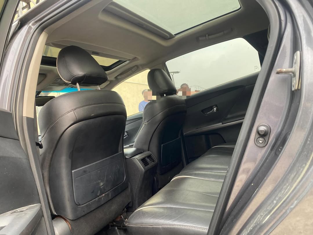 2014 Venza XLE: V6 Power & Panoramic Luxury