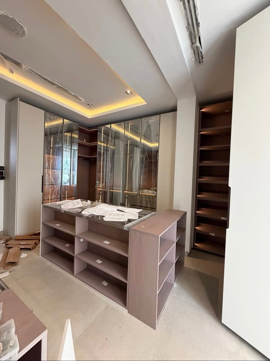 Banana Island Grandeur: 5-Bed Duplex with Pool & Cinema