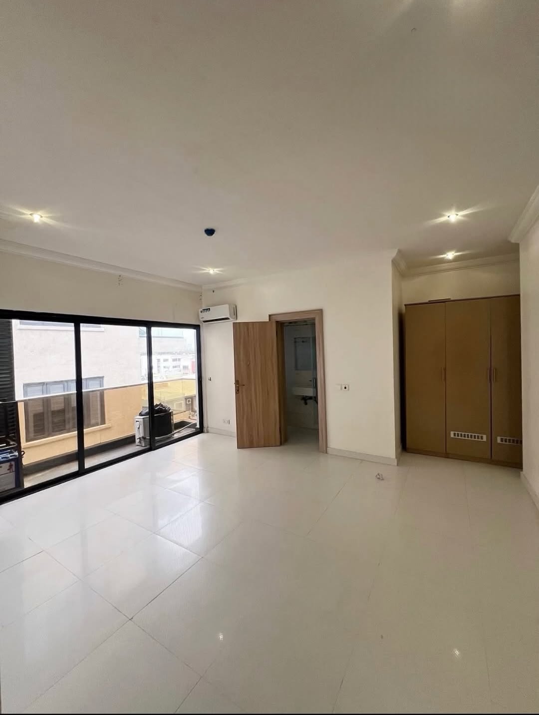 Ikoyi’s Premier 3-Bed Gem: Unmatched Luxury Awaits