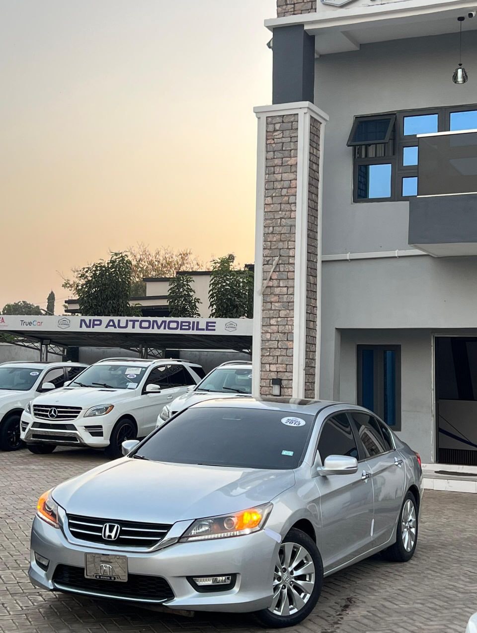 2013 Honda Accord EXL: Flawless & Ready