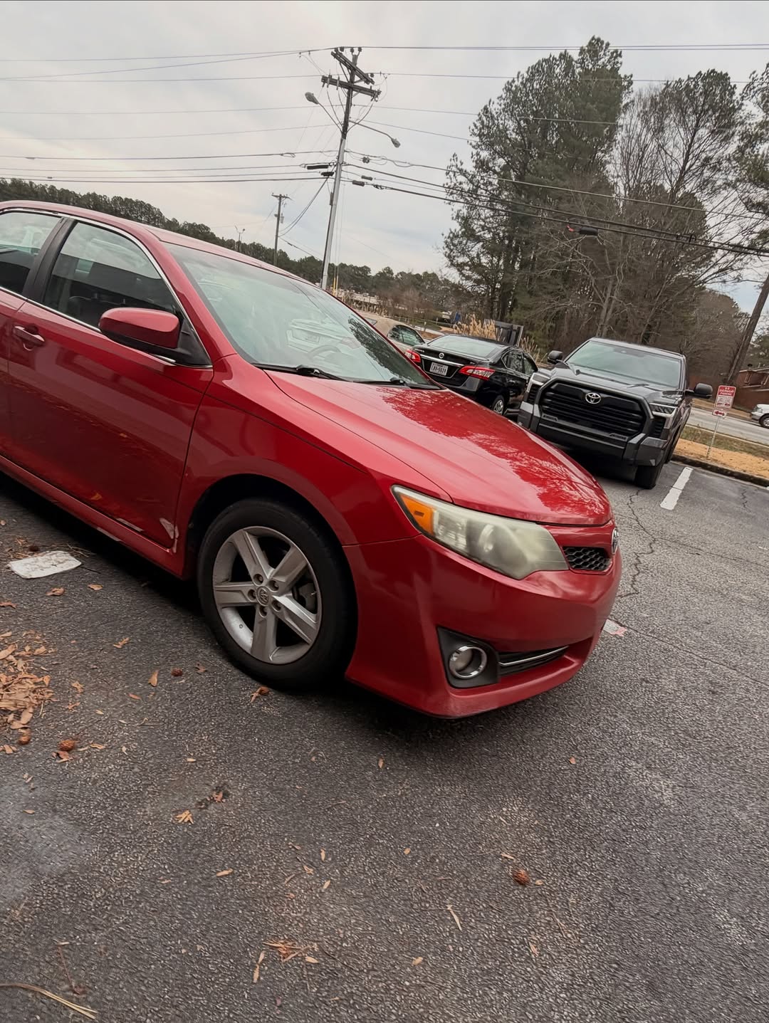 2014 Toyota Camry SE: Unbeatable Value & Reliability