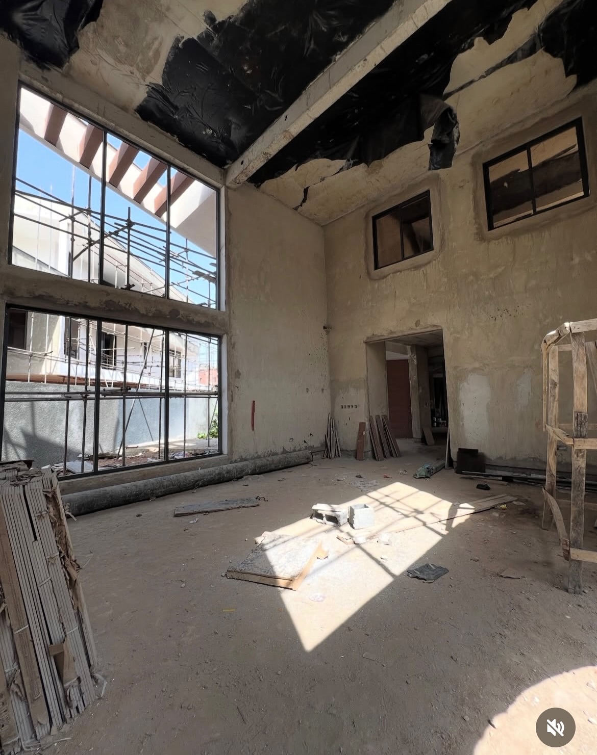 Grand 7-Bed Mansion with 2 Pools & Rooftop Escape in Katampe