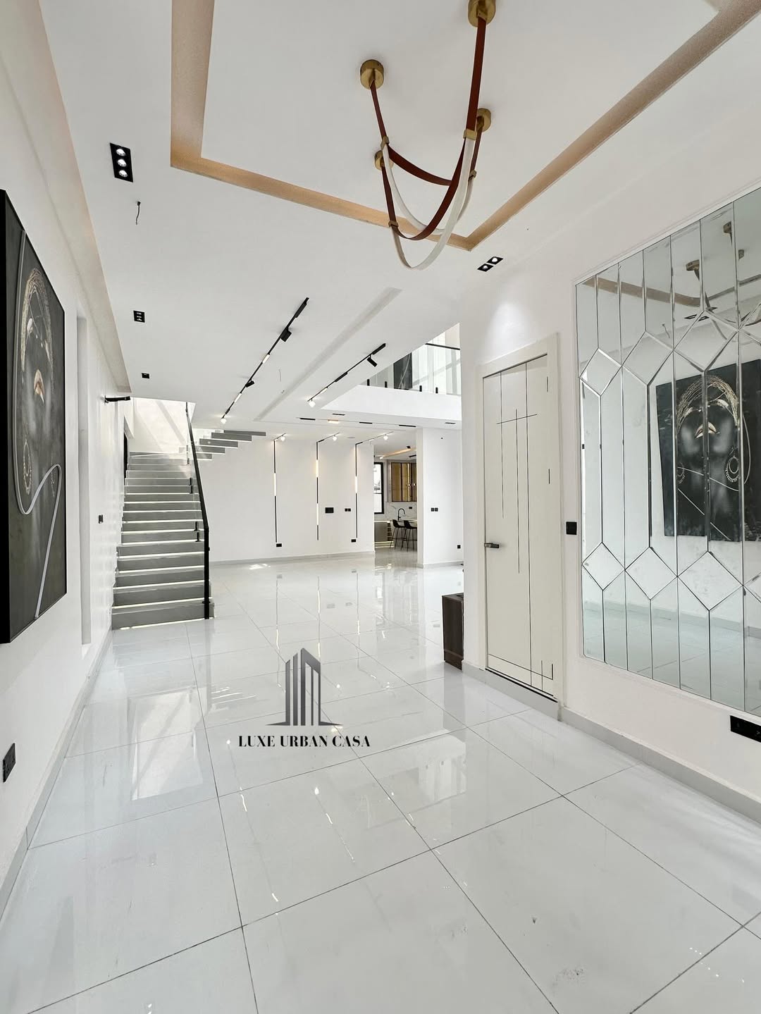 Chevron’s Ultimate 5-Bedroom Oasis with Pool & Gym