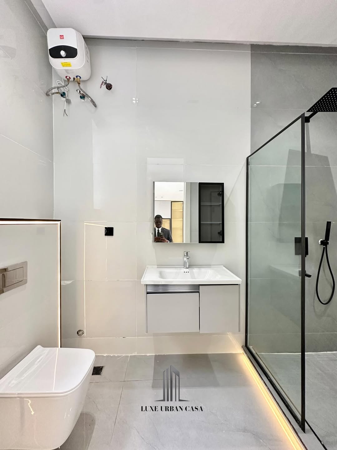 Chevron’s Ultimate 5-Bedroom Oasis with Pool & Gym