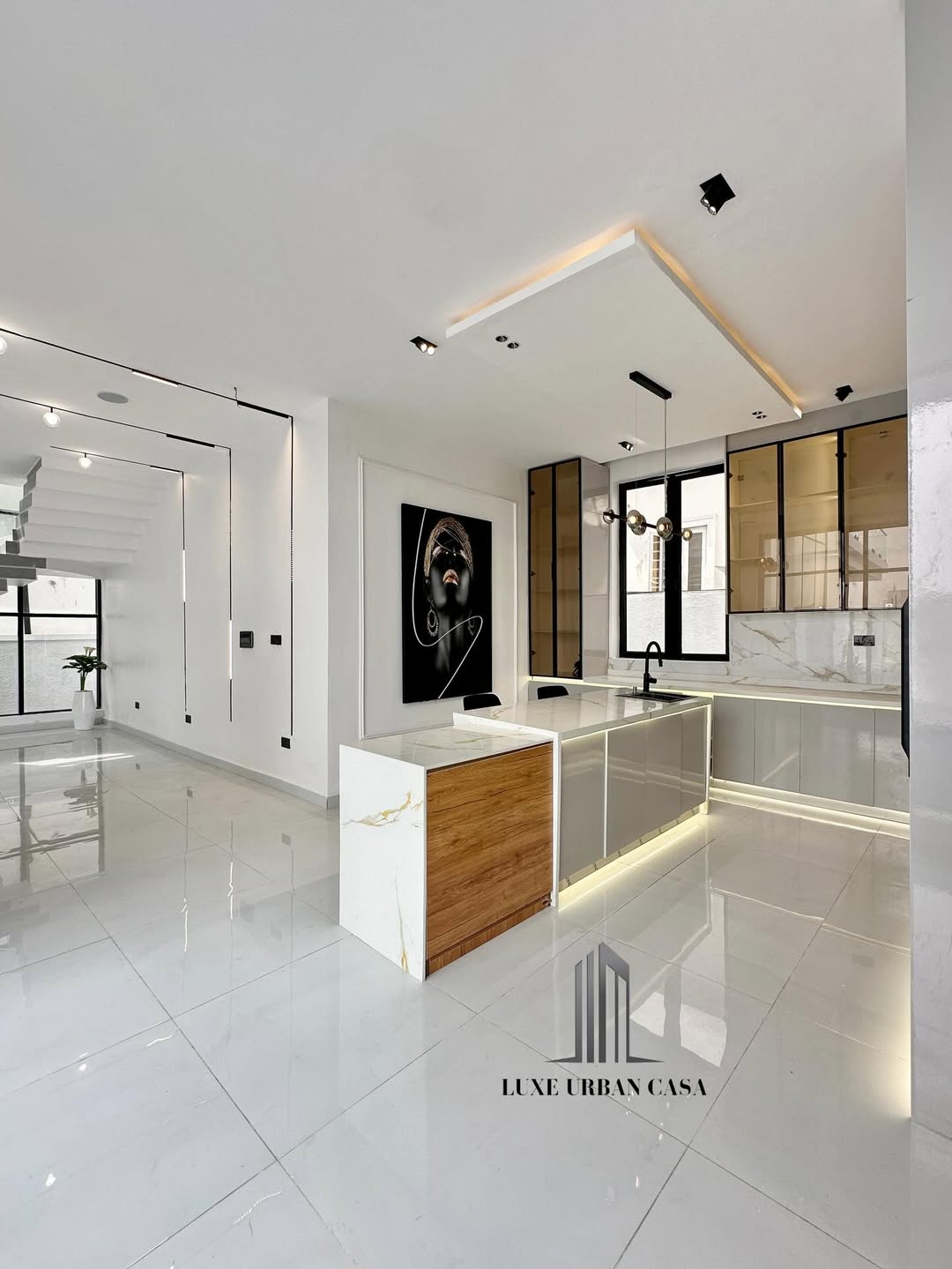 Chevron’s Ultimate 5-Bedroom Oasis with Pool & Gym