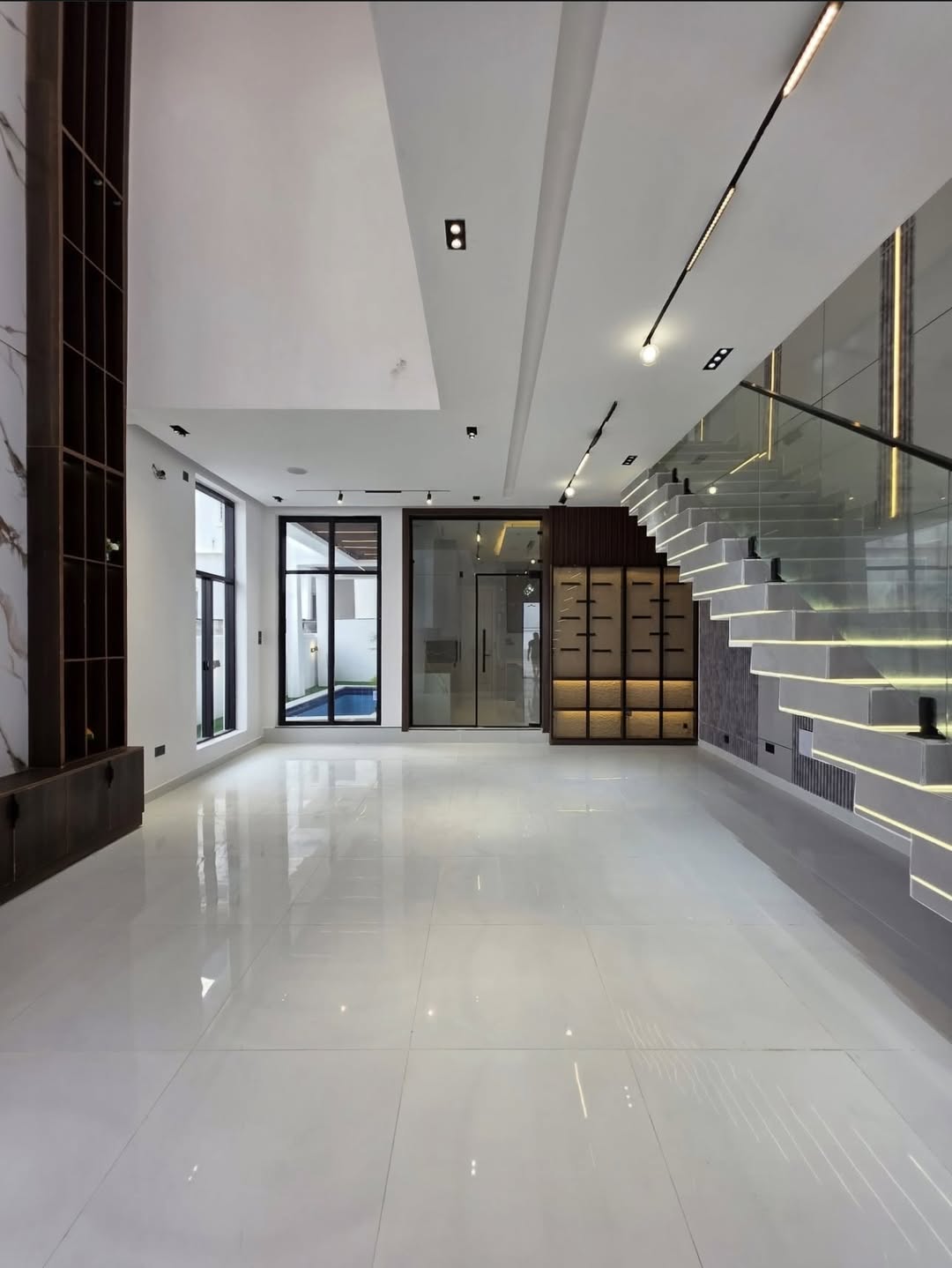 Lagos Luxury: 5-Bedroom Poolside Estate with BQ