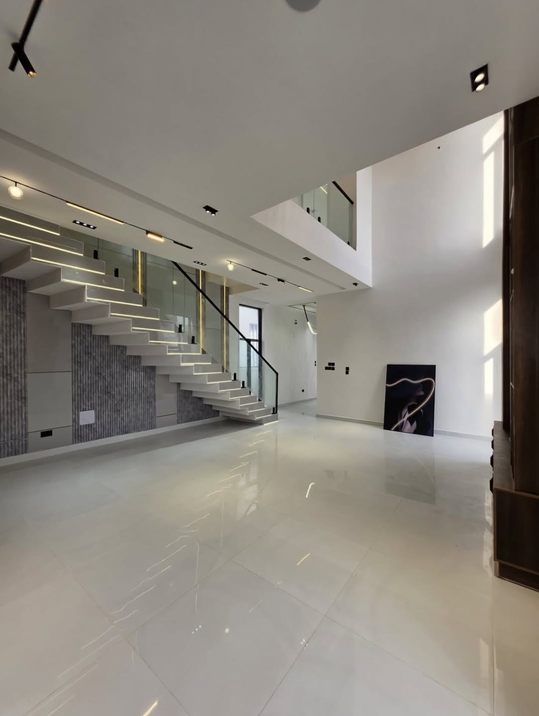 Lagos Luxury: 5-Bedroom Poolside Estate with BQ