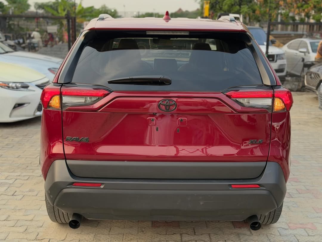 2025 RAV4 XLE: Fully Paid Duty, Ready Now