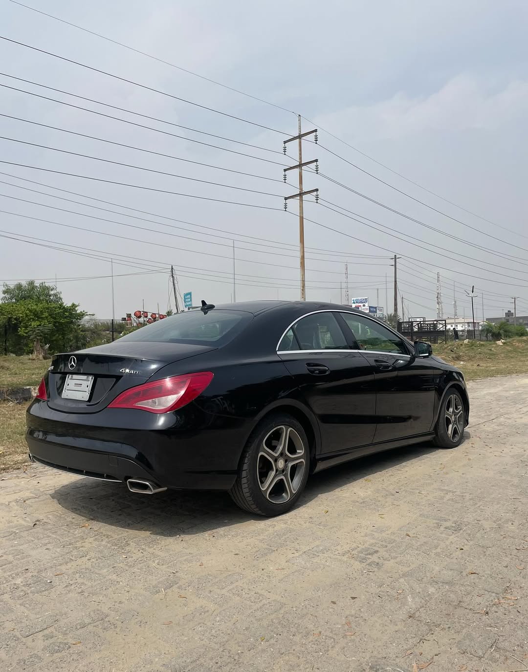 Luxury CLA250: Panoramic Sunroof & 4Matic AWD