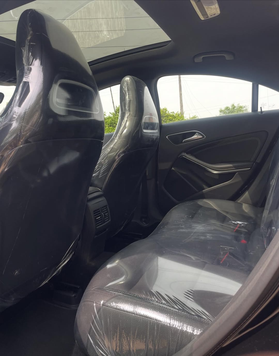 Luxury CLA250: Panoramic Sunroof & 4Matic AWD