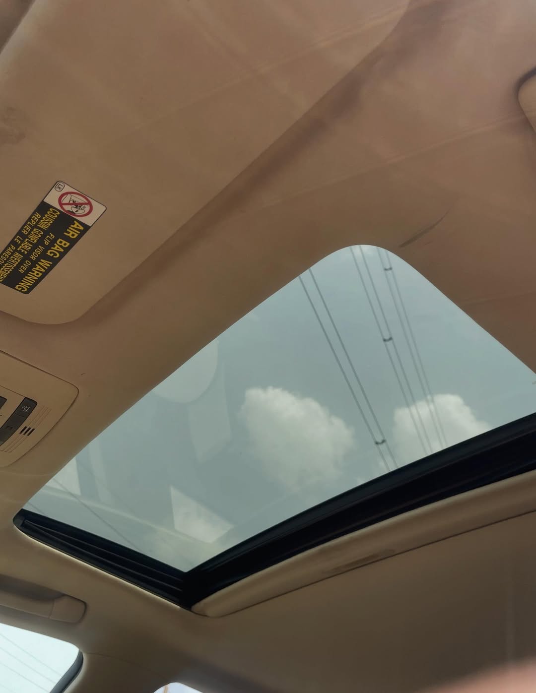 Luxury Lexus ES350: Sunroof & Premium Tech