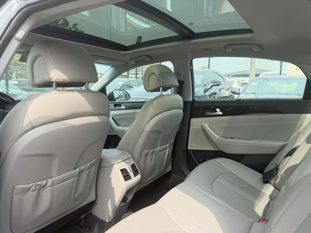 Luxury Loaded 2016 Sonata: Panoramic Roof, Pristine