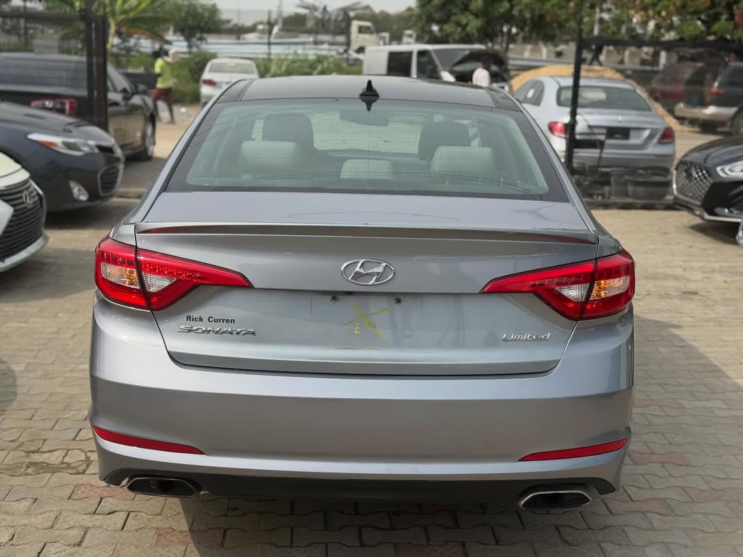 2016 Hyundai Sonata: Panoramic Luxury, Fully Paid Duty!