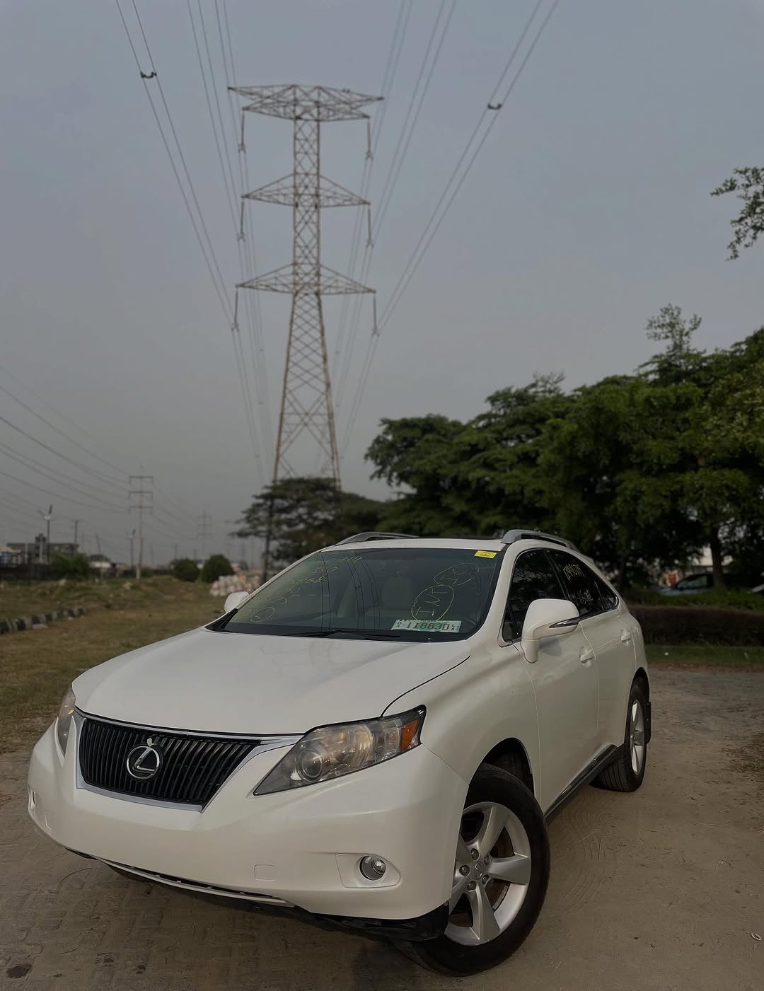 Luxury Lexus RX350: Sunroof & Tech Loaded