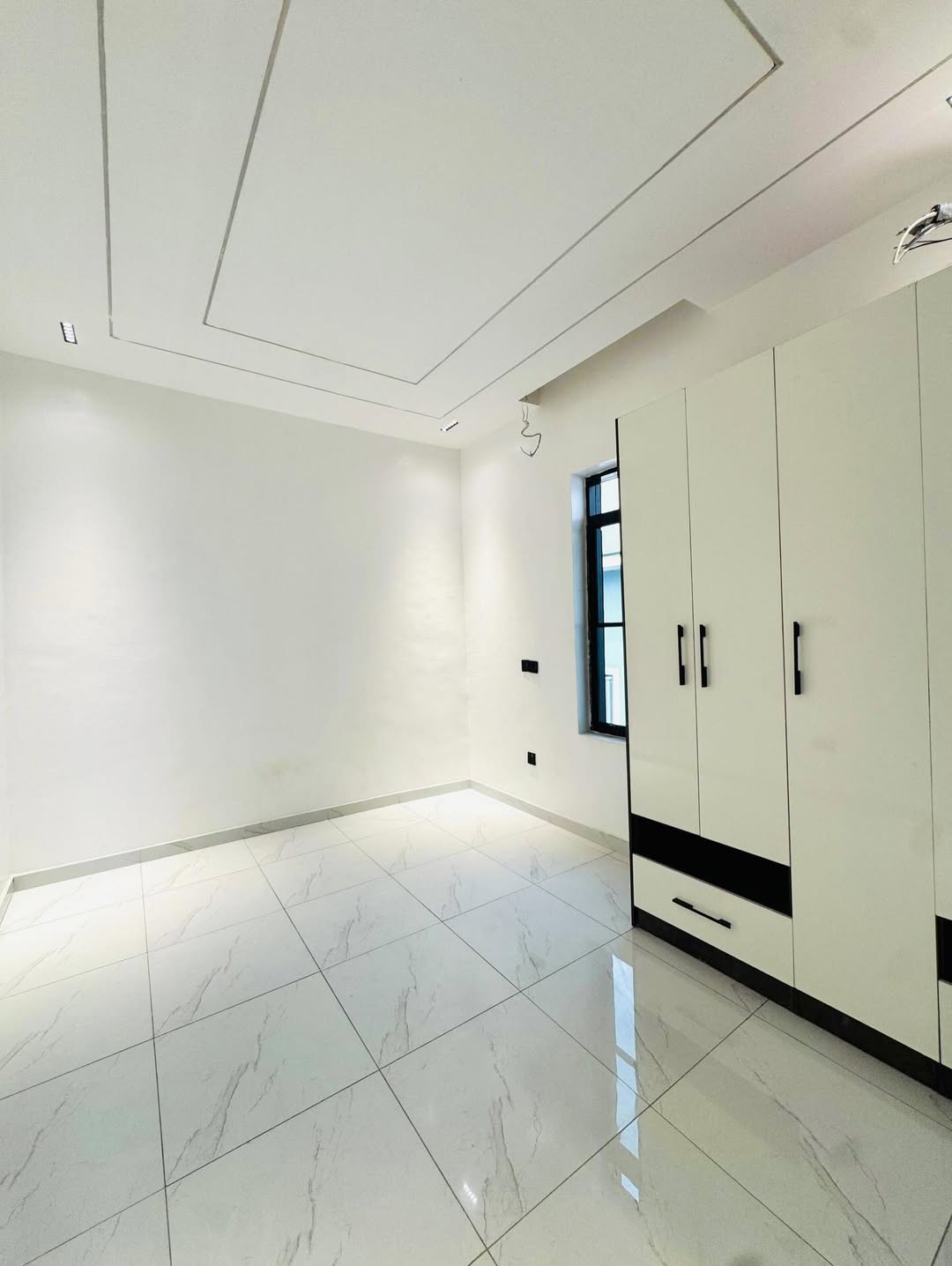 Spacious 4-Bedroom Terrace Duplex with BQ in Osapa London