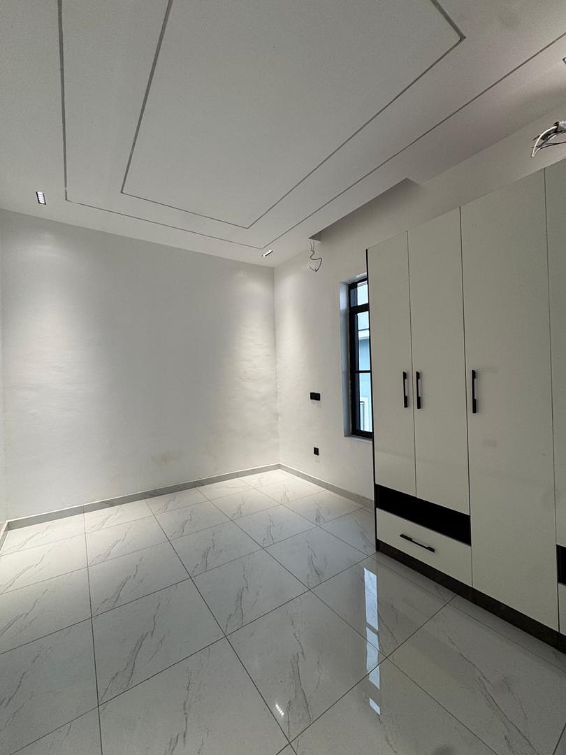 Spacious 4-Bedroom Terrace Duplex with BQ in Osapa London