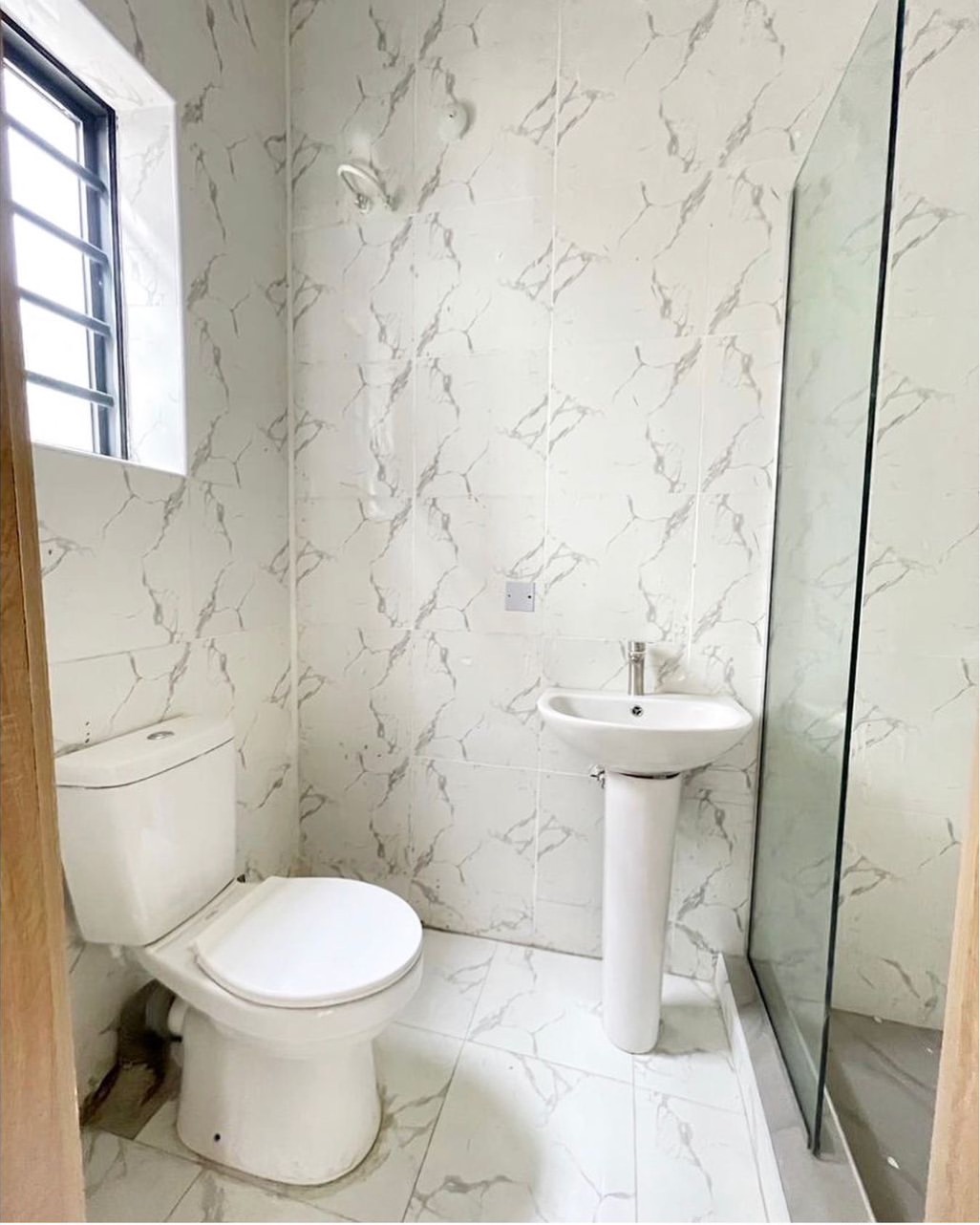 Distress Sale: Prime VGC 2-Bed Gem!