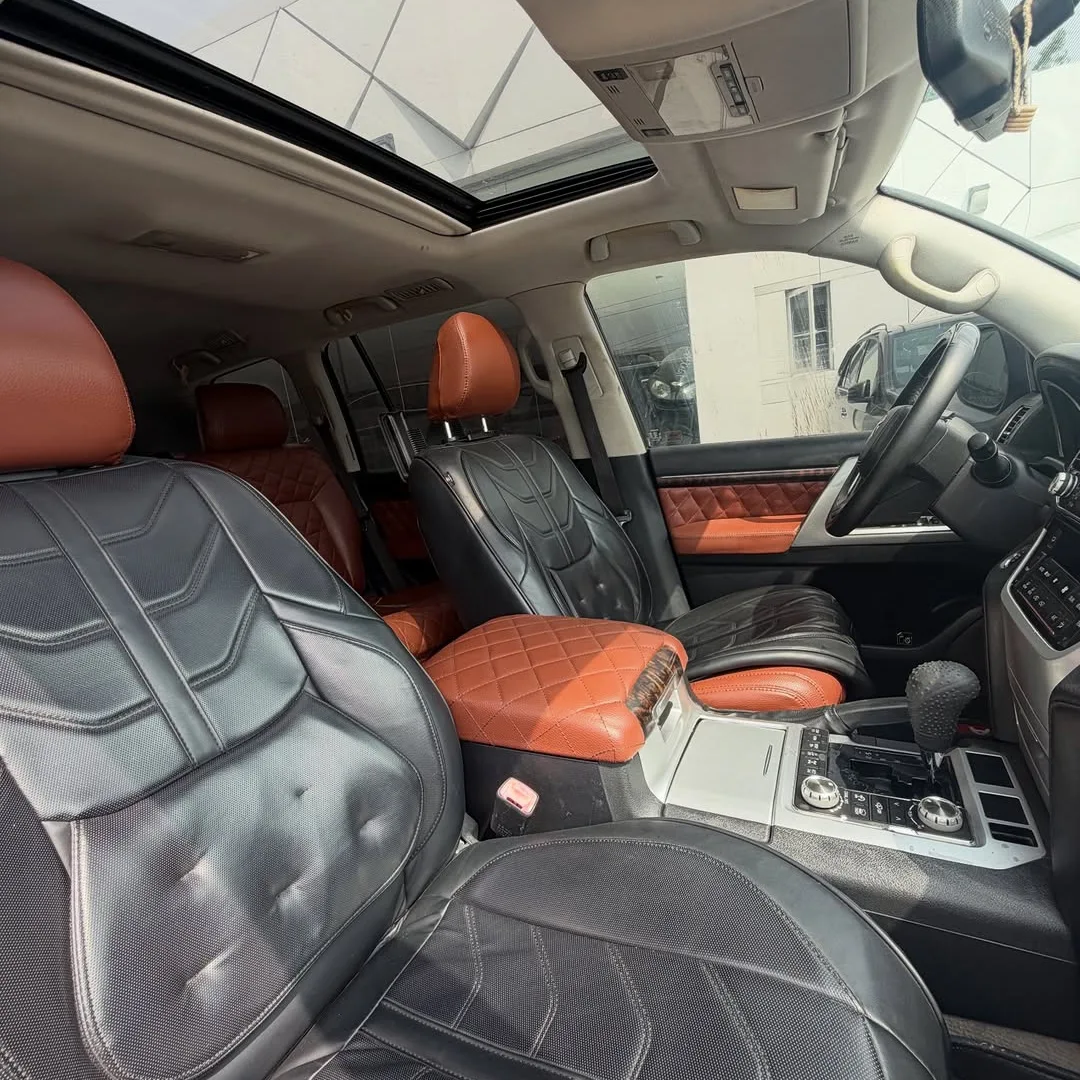 Iconic 2015 Land Cruiser: Unstoppable Luxury