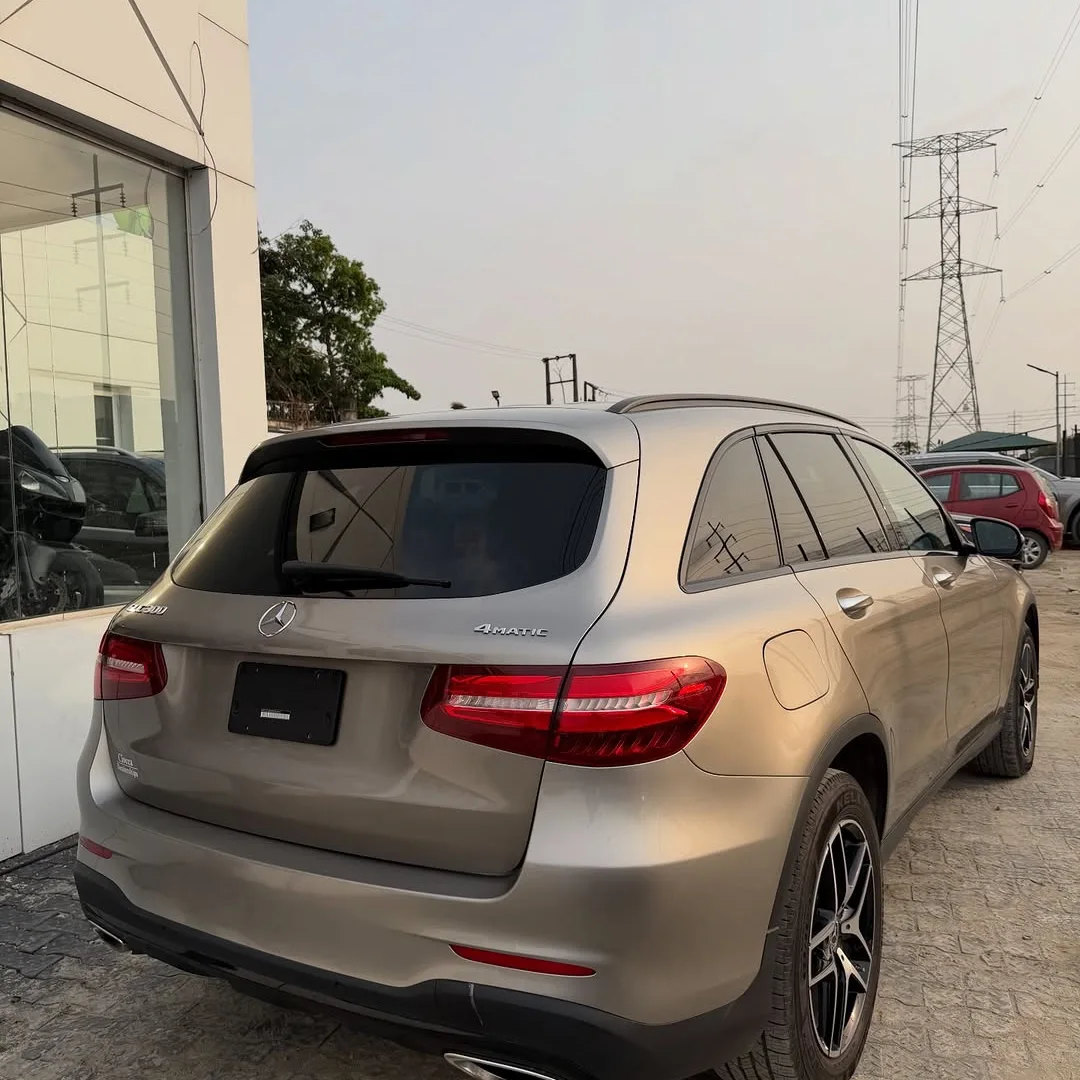 Luxury SUV Deal: 2018 Mercedes GLC300