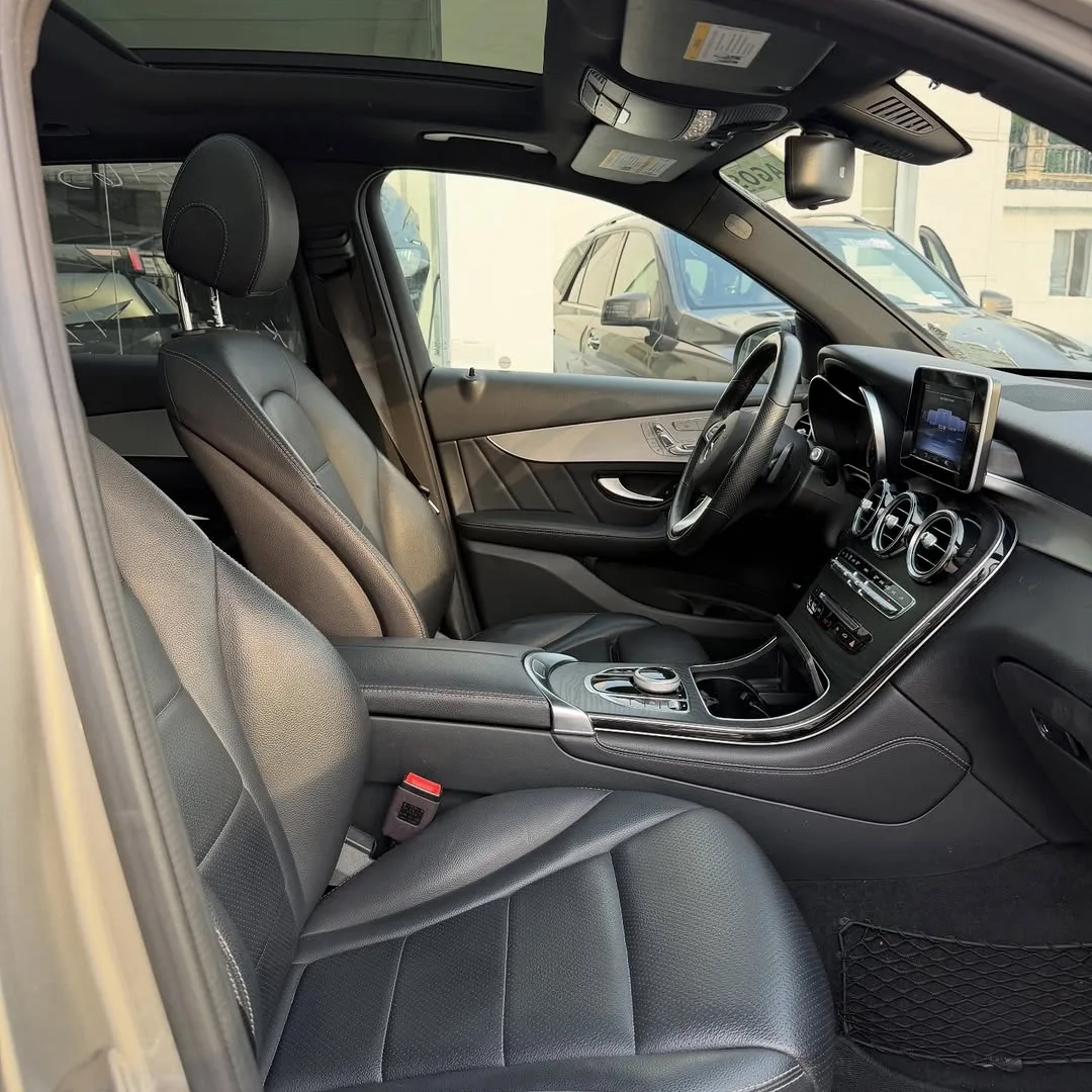 Luxury SUV Deal: 2018 Mercedes GLC300