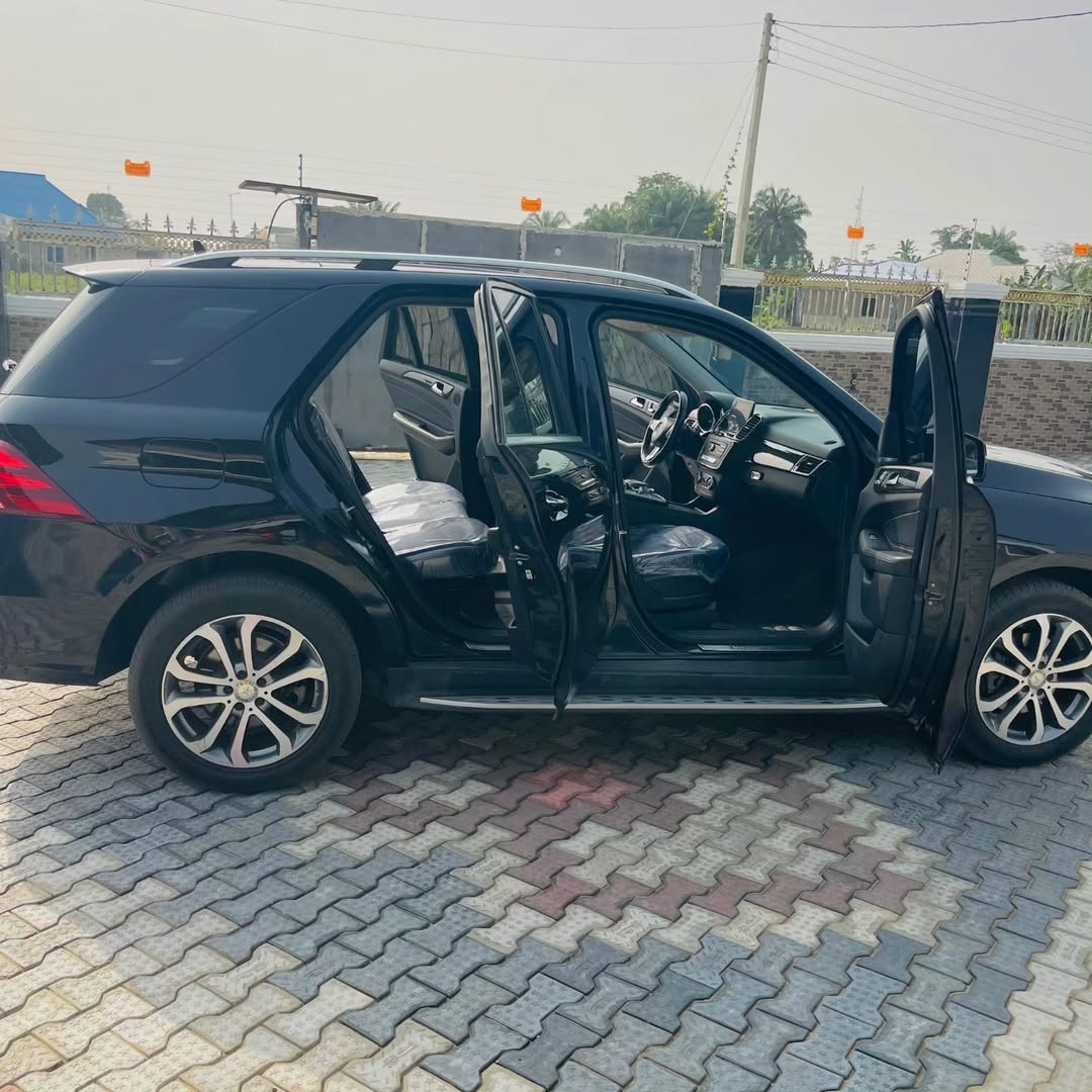 Luxury Loaded 2016 GLE 350: Panoramic Roof & 360 Cam