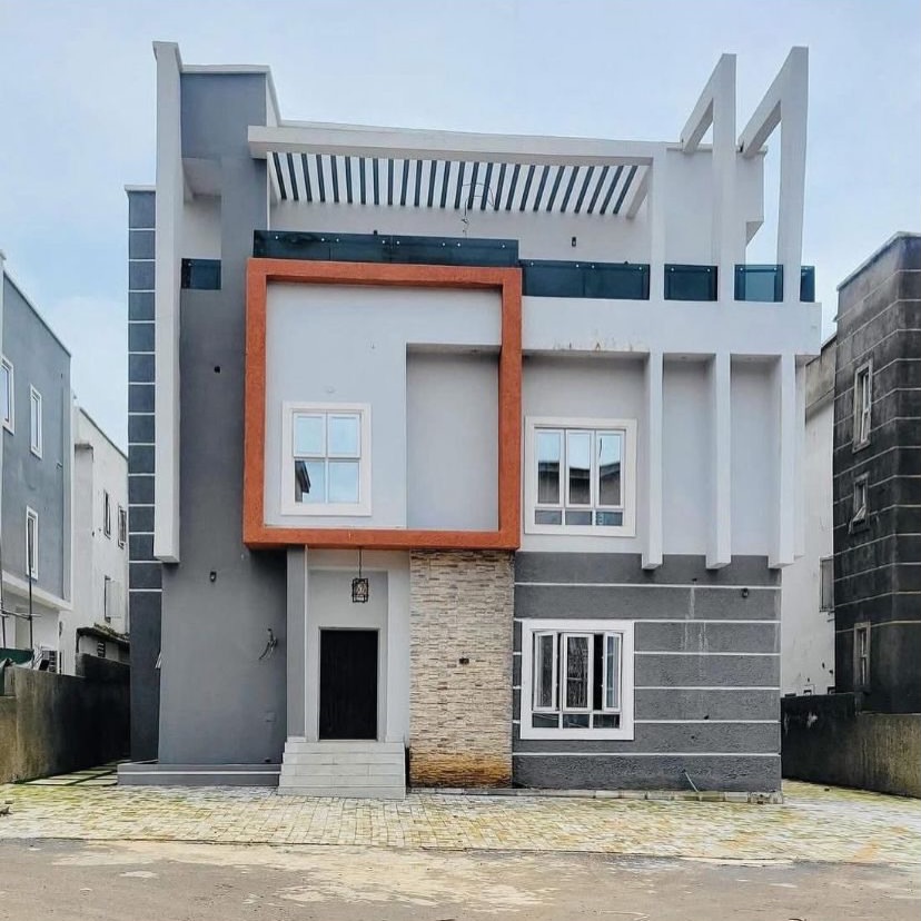 Spacious 5-Bed Duplex with BQ in Prime Abuja