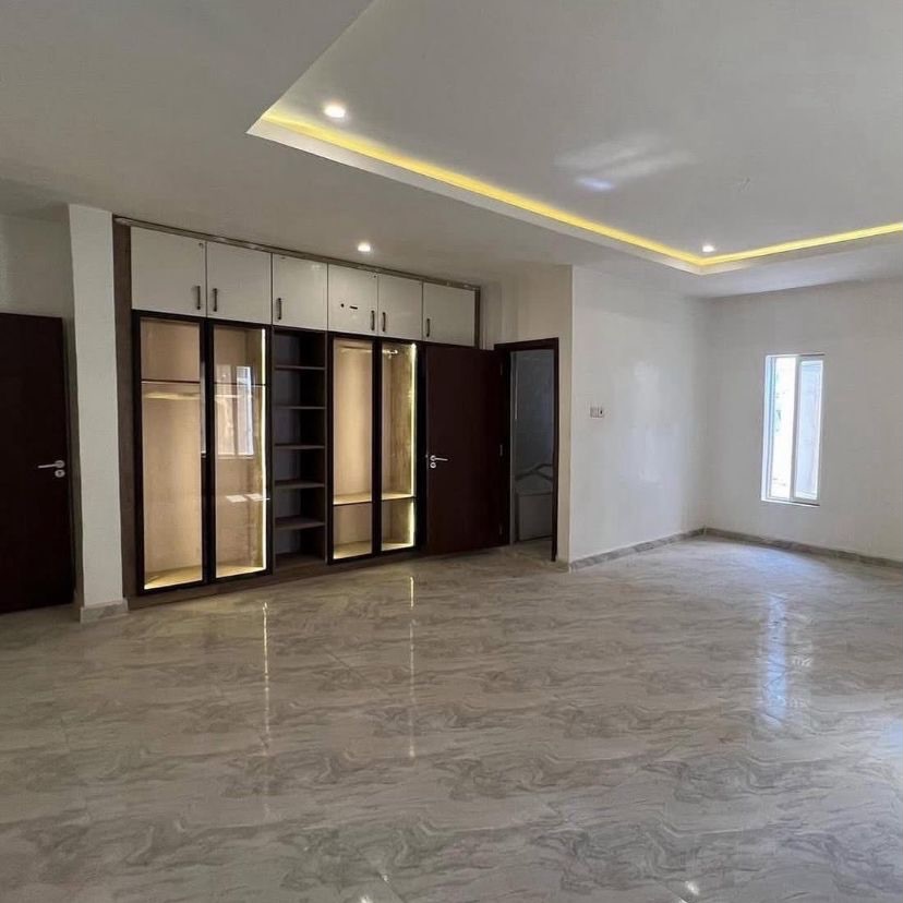 Spacious 5-Bed Duplex with BQ in Prime Abuja