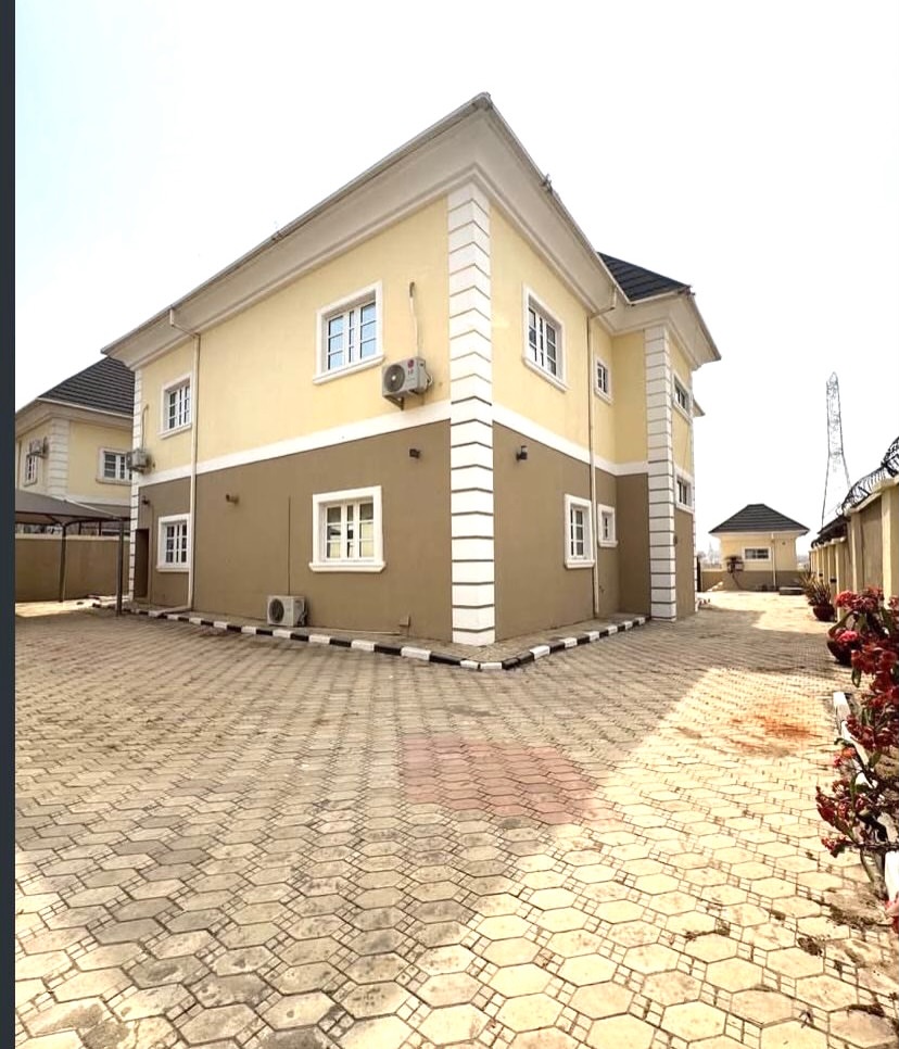 Exclusive 6-Bed Semi-Detached Duplex in Katampe
