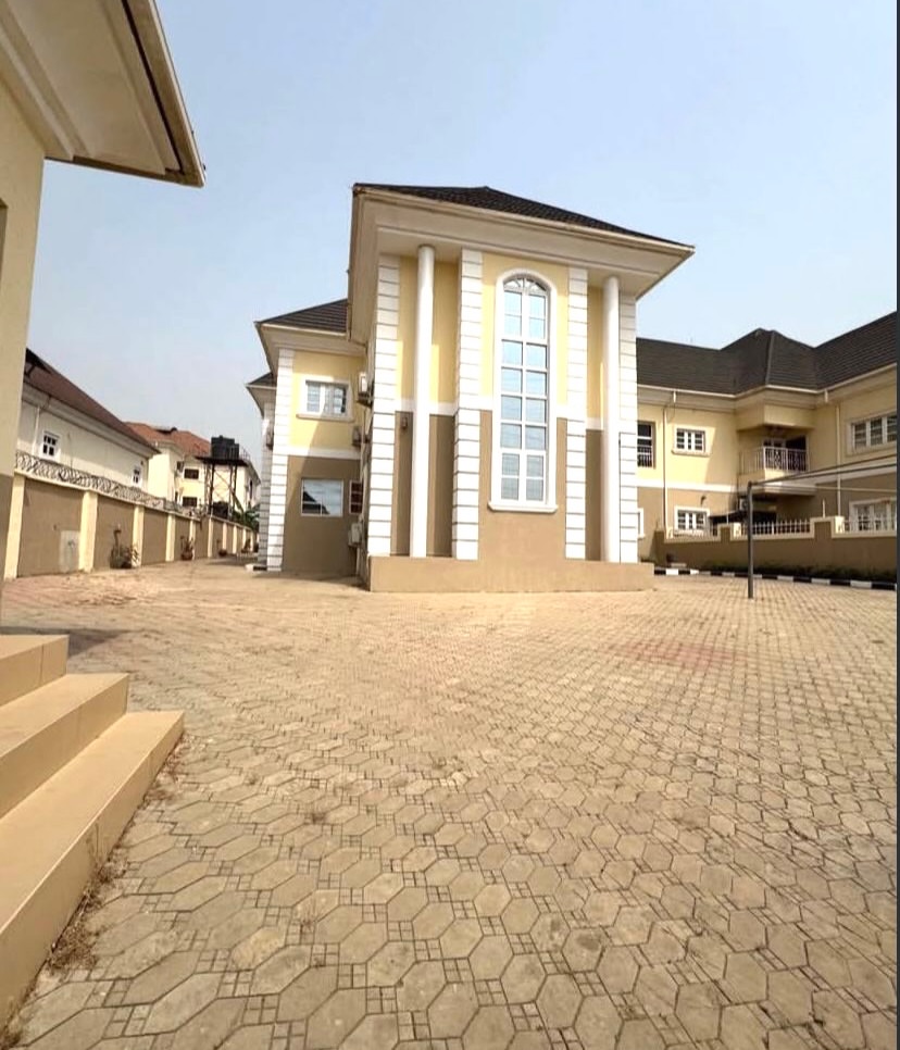 Exclusive 6-Bed Semi-Detached Duplex in Katampe