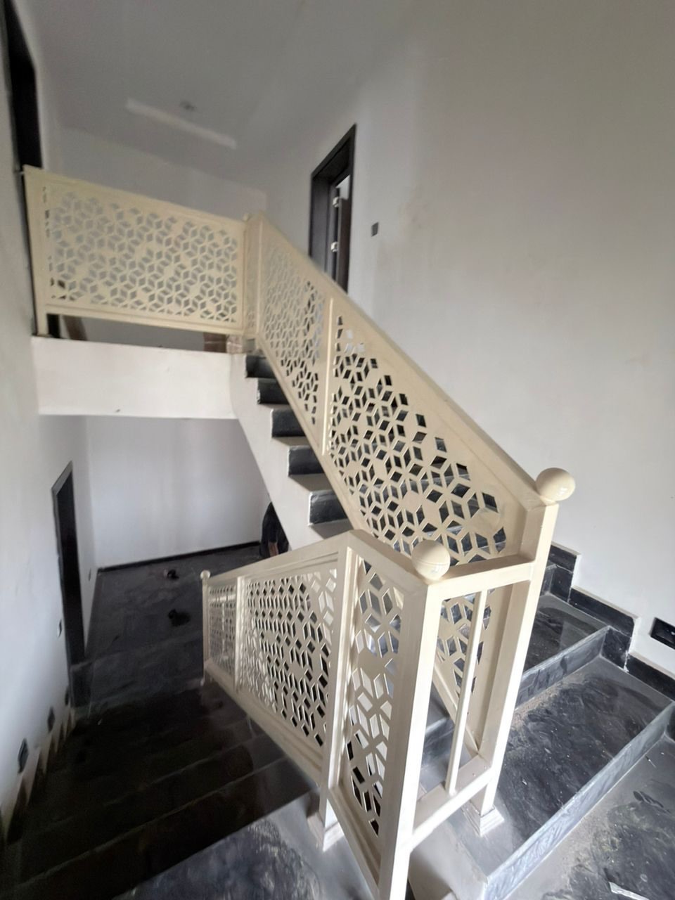 Stunning 4-Bed Terrace Duplex in Prestigious Guzape