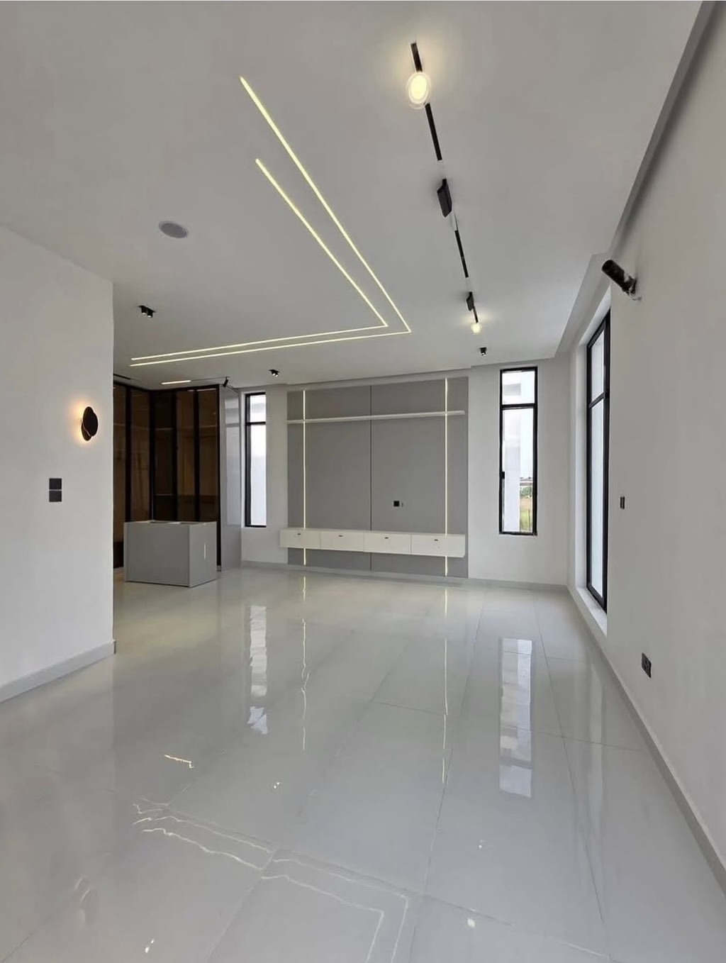 Spacious 5-Bedroom Haven with Pool in Prime Lekki