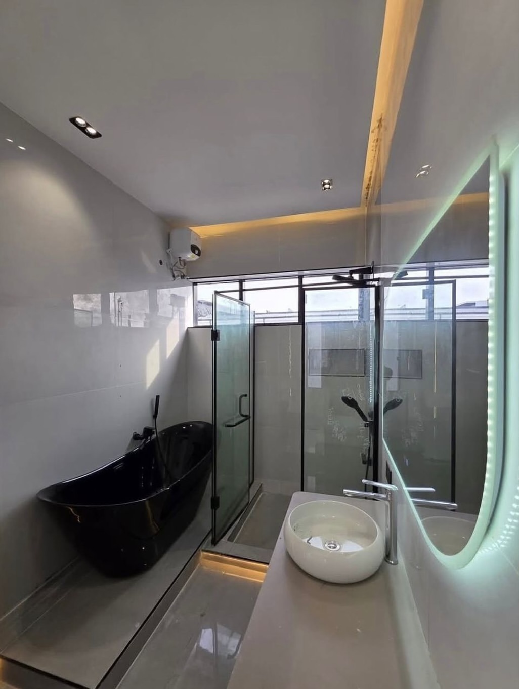 Spacious 5-Bedroom Haven with Pool in Prime Lekki