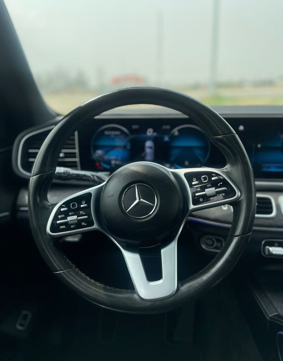 Luxury Redefined: 2022 Mercedes GLE350 4MATIC