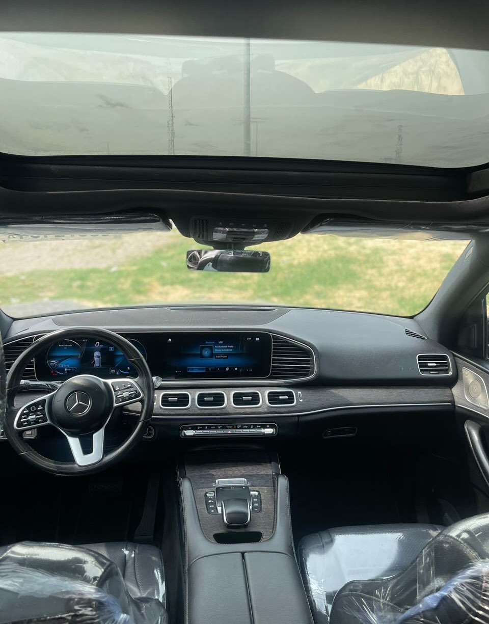 Luxury Redefined: 2022 Mercedes GLE350 4MATIC