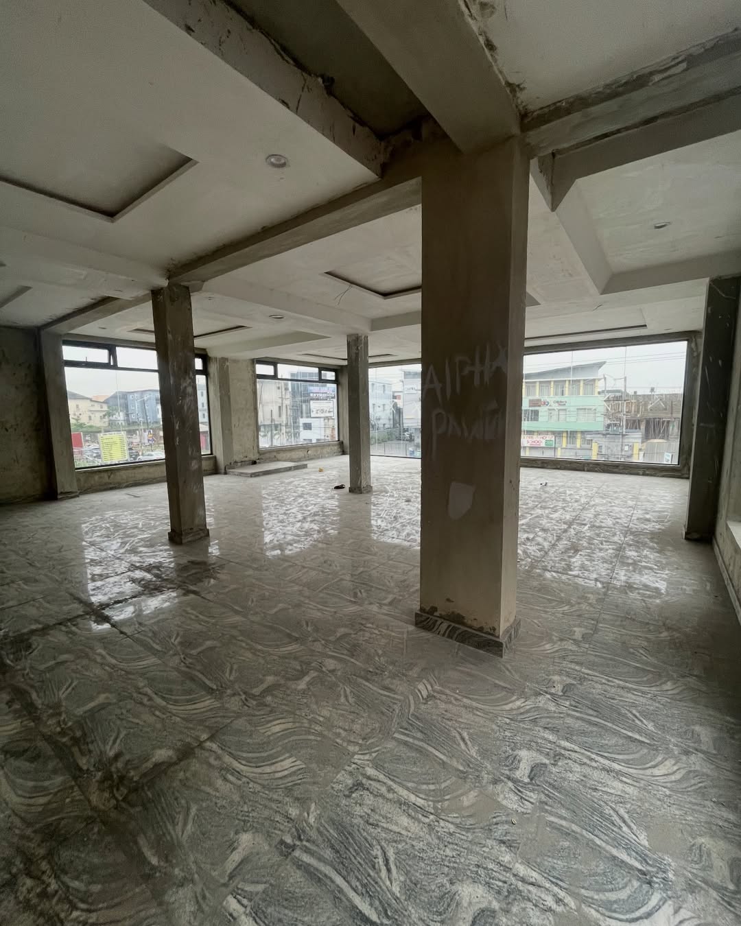 Prime Lekki Office Space: Brand New & Fully Equipped
