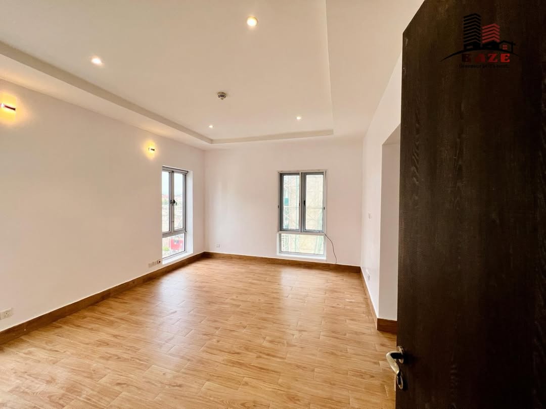 Lekki Luxury: 3BR with Pool, Gym & Office Space