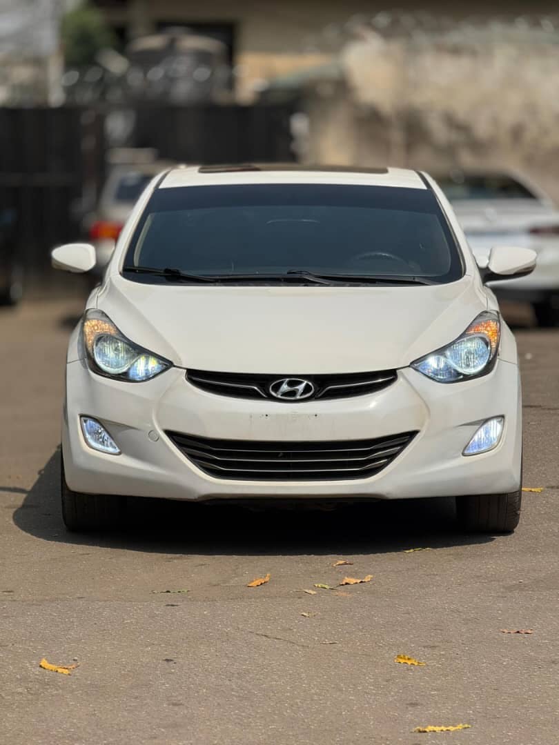 Untampered Engine: 2012 Elantra, Keyless & Ice-Cold AC