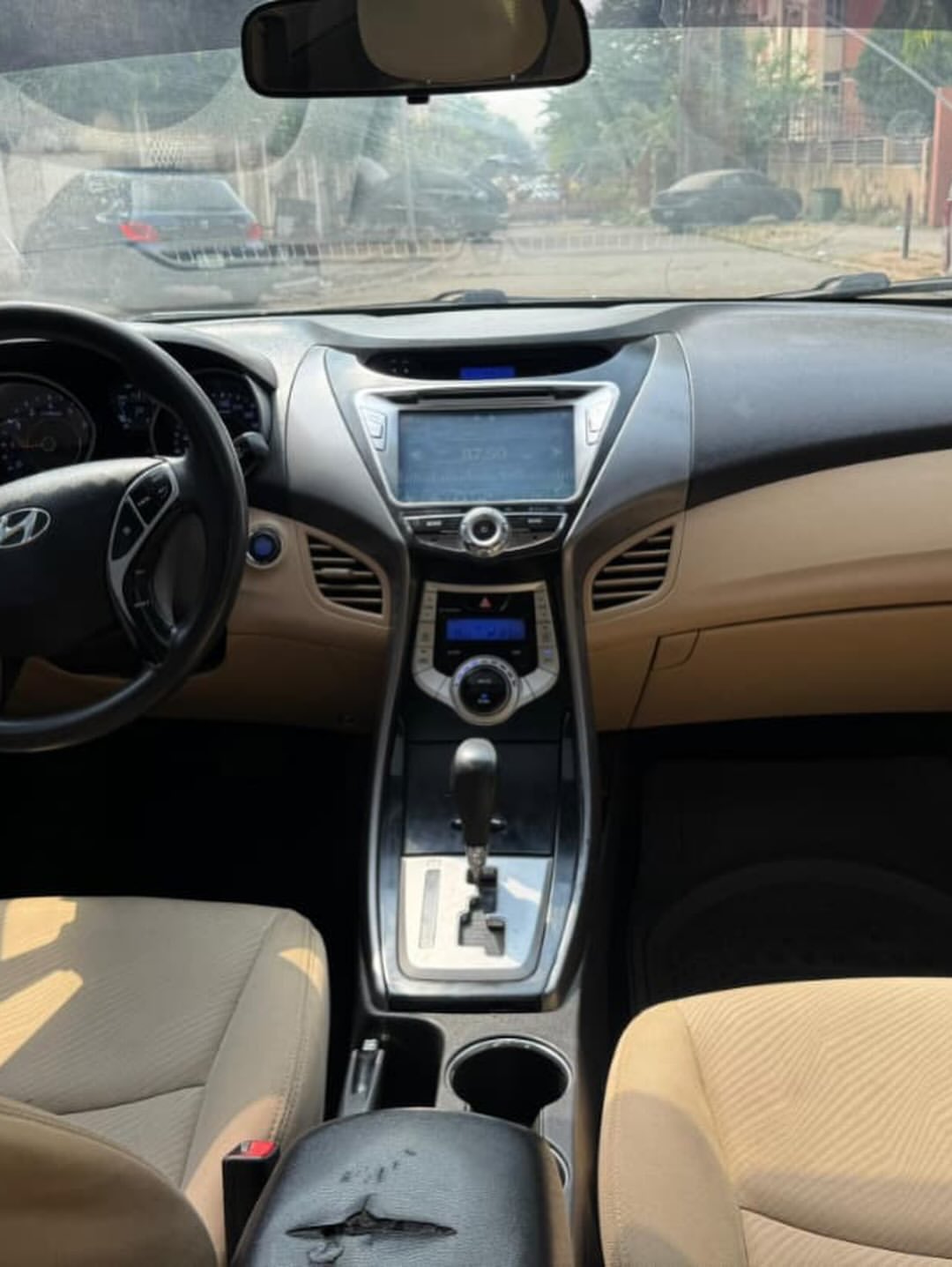 Untampered Engine: 2012 Elantra, Keyless & Ice-Cold AC