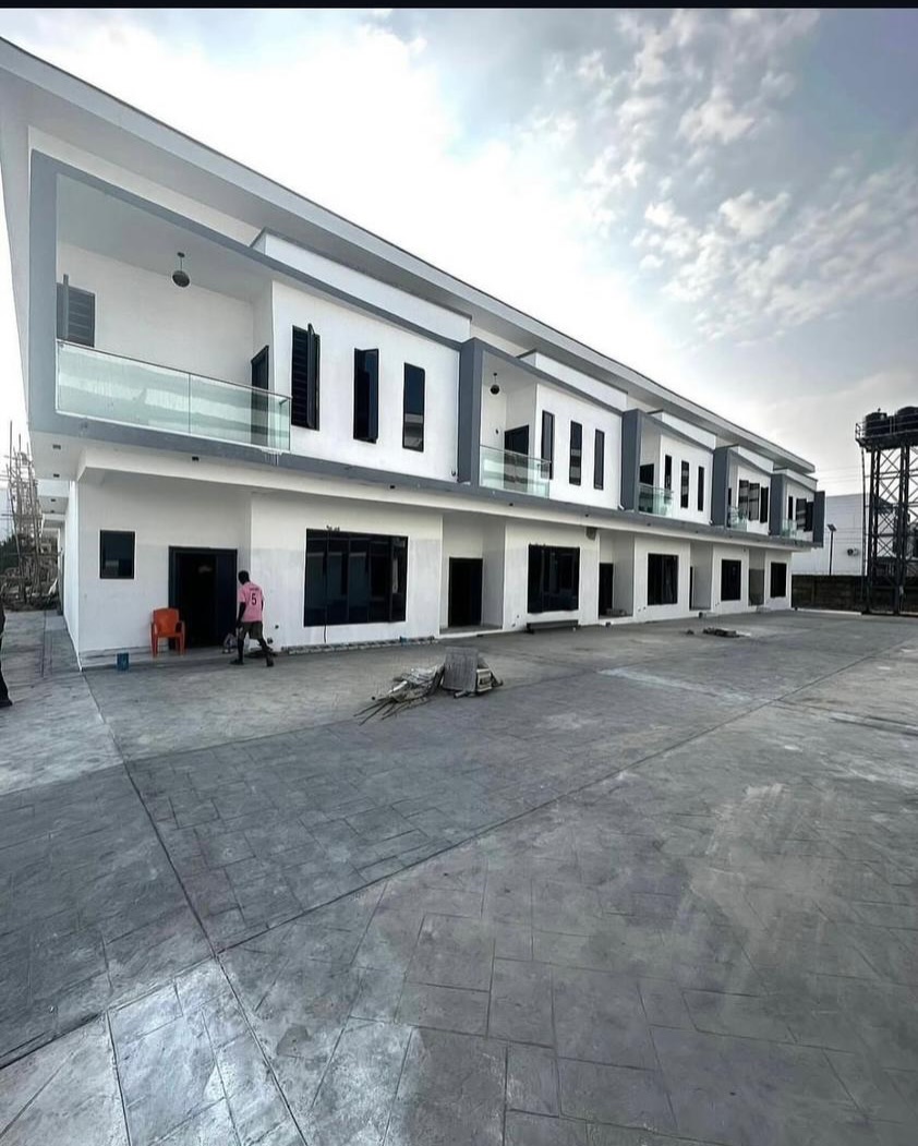 Modern 4-Bed Duplex with Luxury Finishes in Ajah
