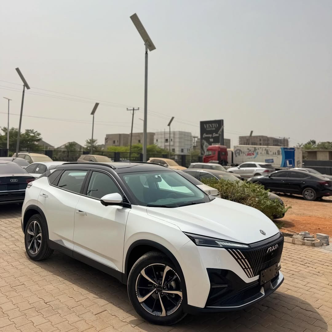 2025 Aeolus Mage: Futuristic Turbo Luxury, Zero Stories